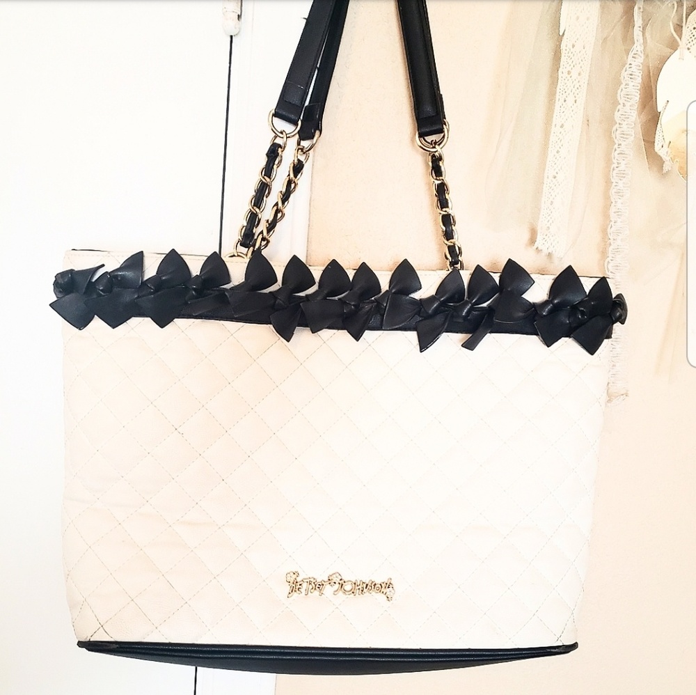 Betsy Johnson White Bucket Handbag